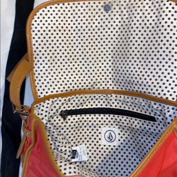 Volcom gray and red purse crossbody bag - Picture 3 of 8